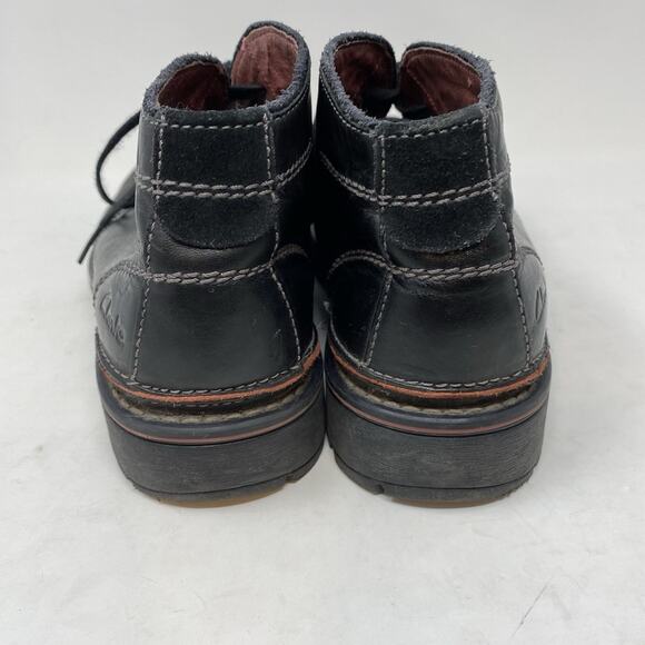 Clarks Chukka Ankle Boots Size 8 Black Leather Rugged Distressed Lug Sole